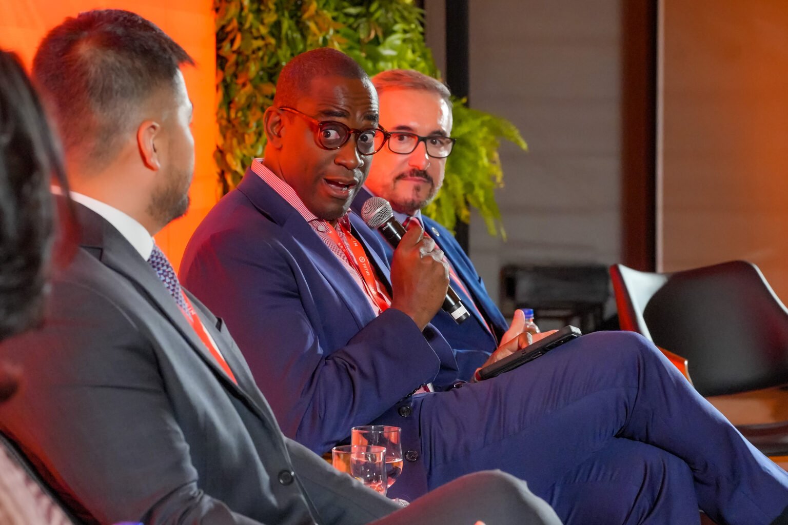 IRELGOV abre ciclo de debates sobre o futuro do Rio com encontro focado em energia relgov 0260