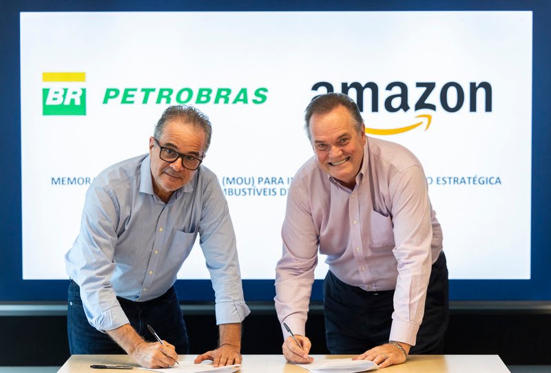 Amazon Brasil e Petrobras firmam parceria para combustíveis de baixo carbono Amazon Brasil e Petrobras firmam parceria para combustíveis de baixo carbono