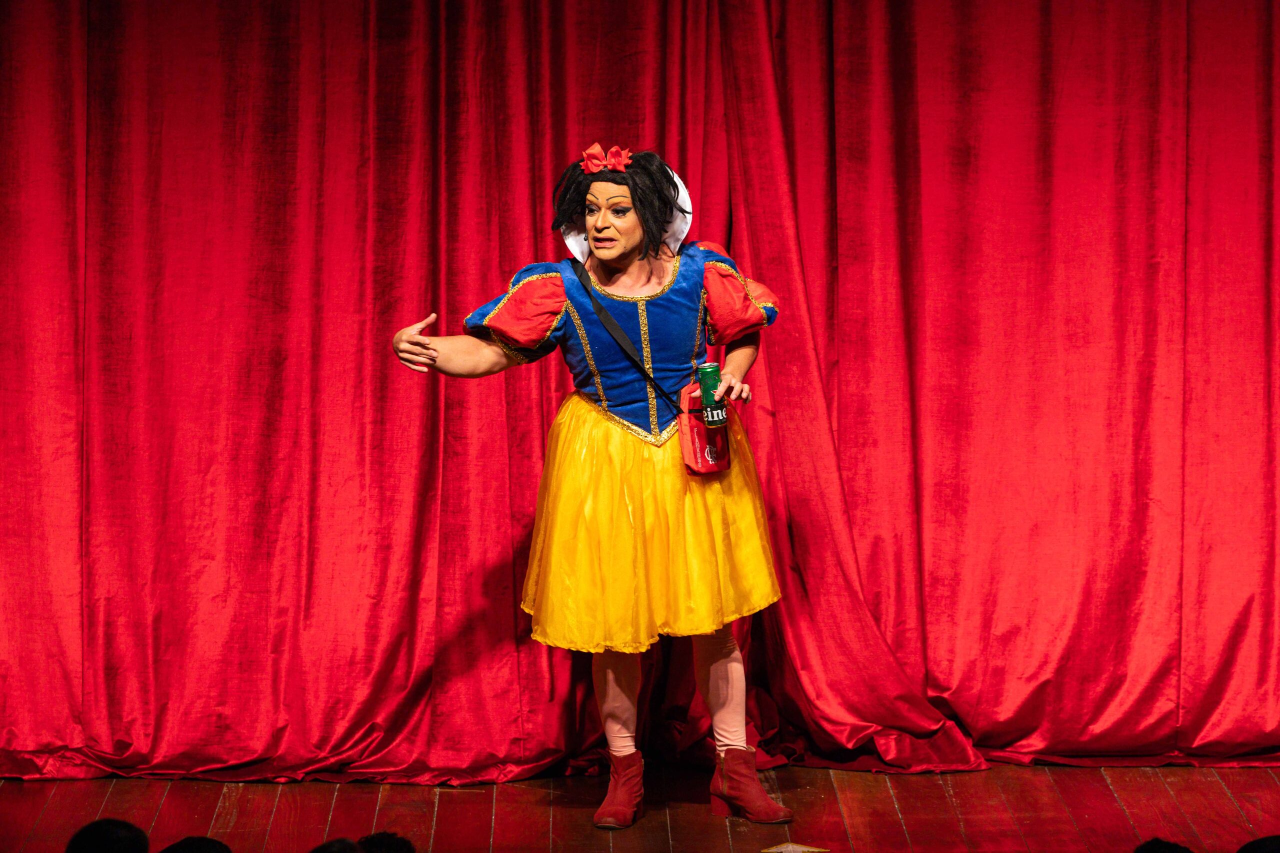 Suzy Brasil presenta la nueva comedia de terror “Uma Noite Horripilante” en el Teatro Miguel Falabella