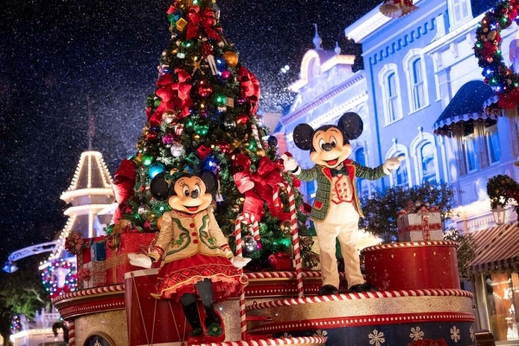 Walt Disney World celebra festas de fim de ano com magia e alegria para famílias