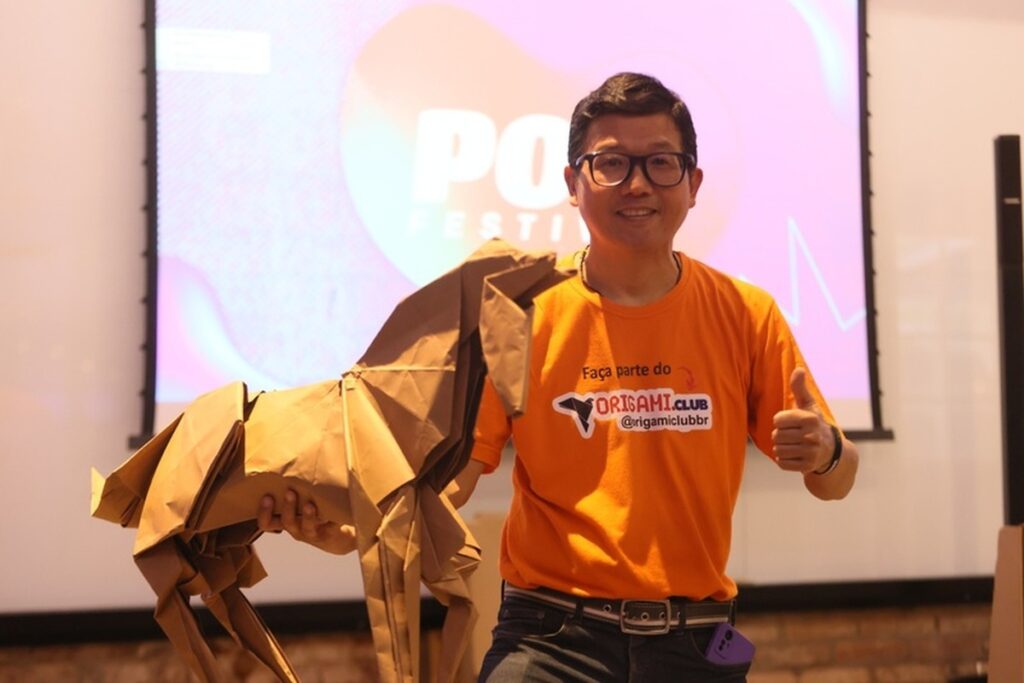 Origami ganha destaque no POW Festival 2025 com palestra e oficina Origami ganha destaque no POW Festival 2025 com palestra e oficina