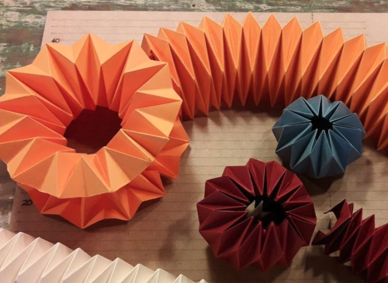 Origami ganha destaque no POW Festival 2025 com palestra e oficina