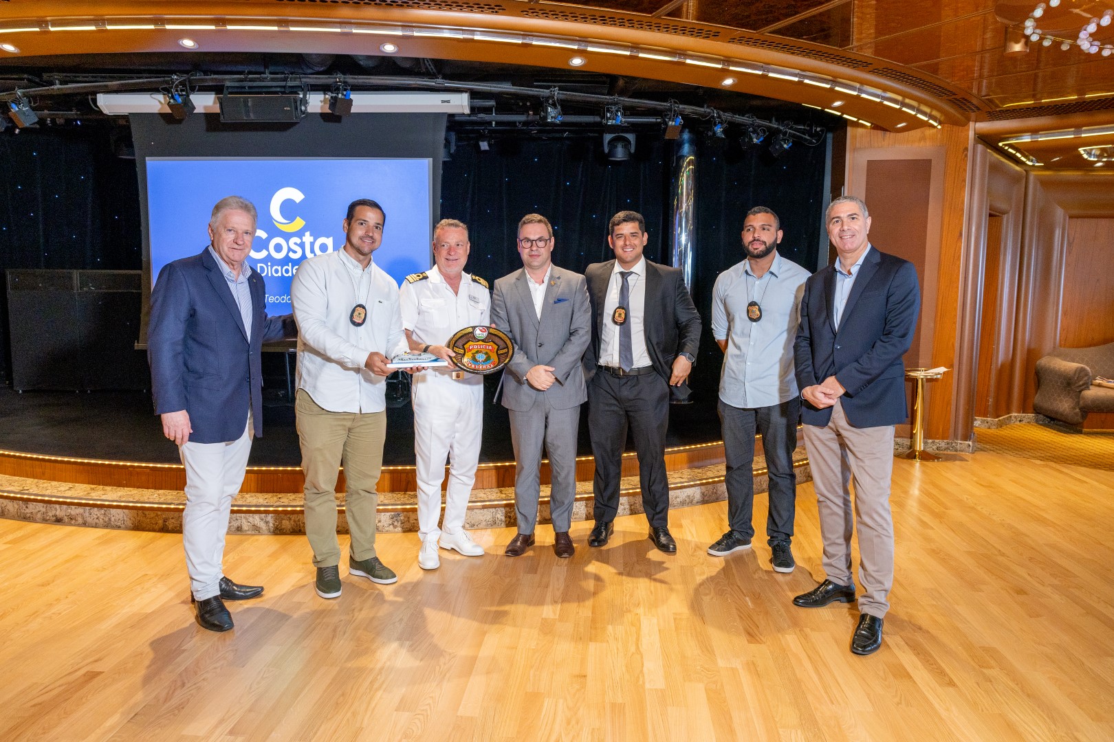 Costa Diadema recebe agentes em visita técnica inédita