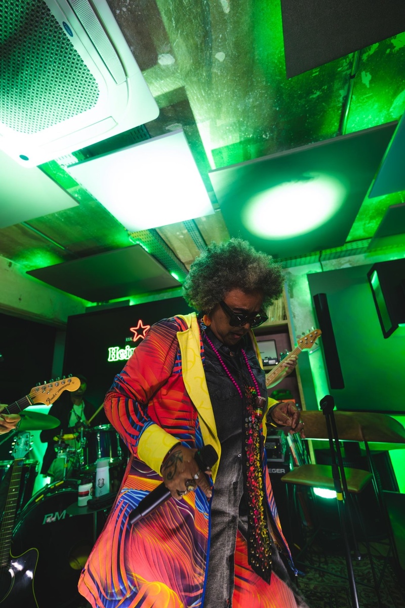 Heineken celebra Tiny Desk Brasil com pocket show surpresa