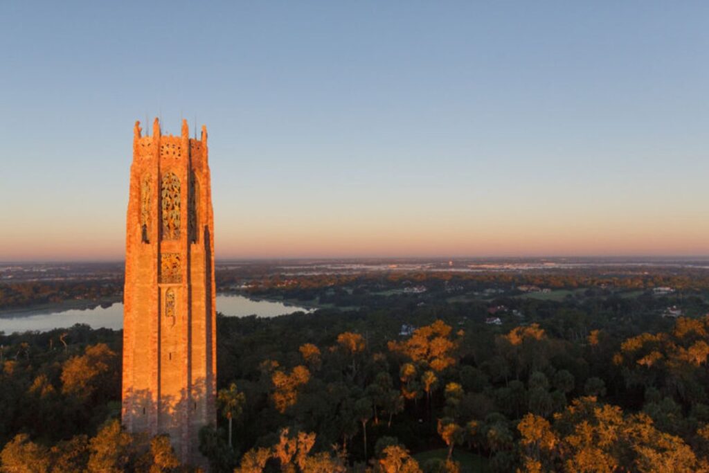 Centro de Bienvenida Visit Central Florida: puerta de entrada a la aventura y ahorro Centro de Bienvenida Visit Central Florida: puerta de entrada a la aventura y ahorro