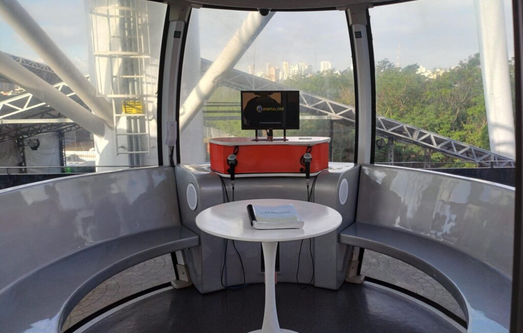 Roda Rico offers karaoke cabins for year-end happy hour