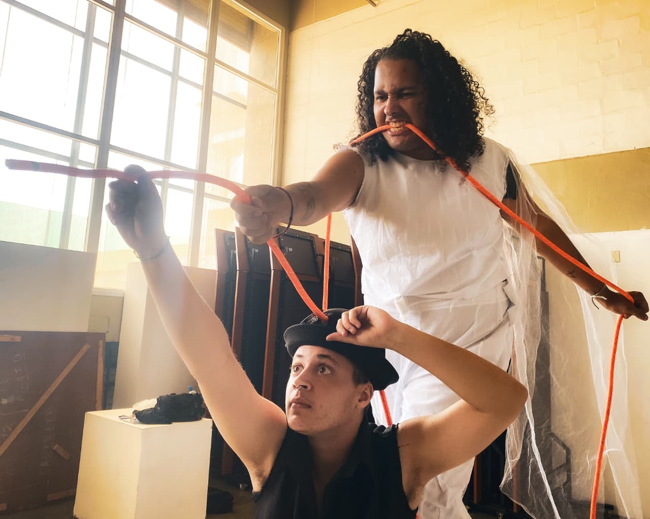 Cia. Salto Alto presents “PernalTAP” with free shows in Santo André