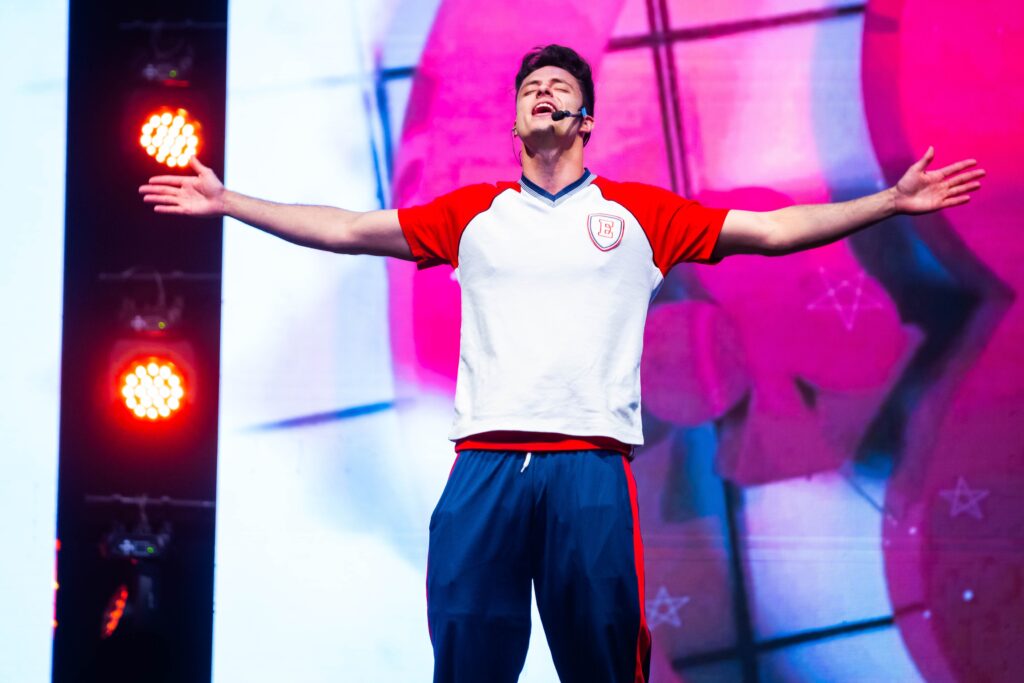 Enaldinho brings “The Origin of Happy & Angry” to Rio de Janeiro