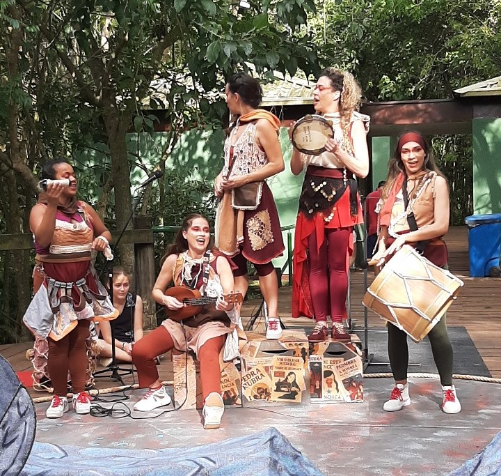 Coletivo Pedra Rubra faz apresentação gratuita na Roosevelt