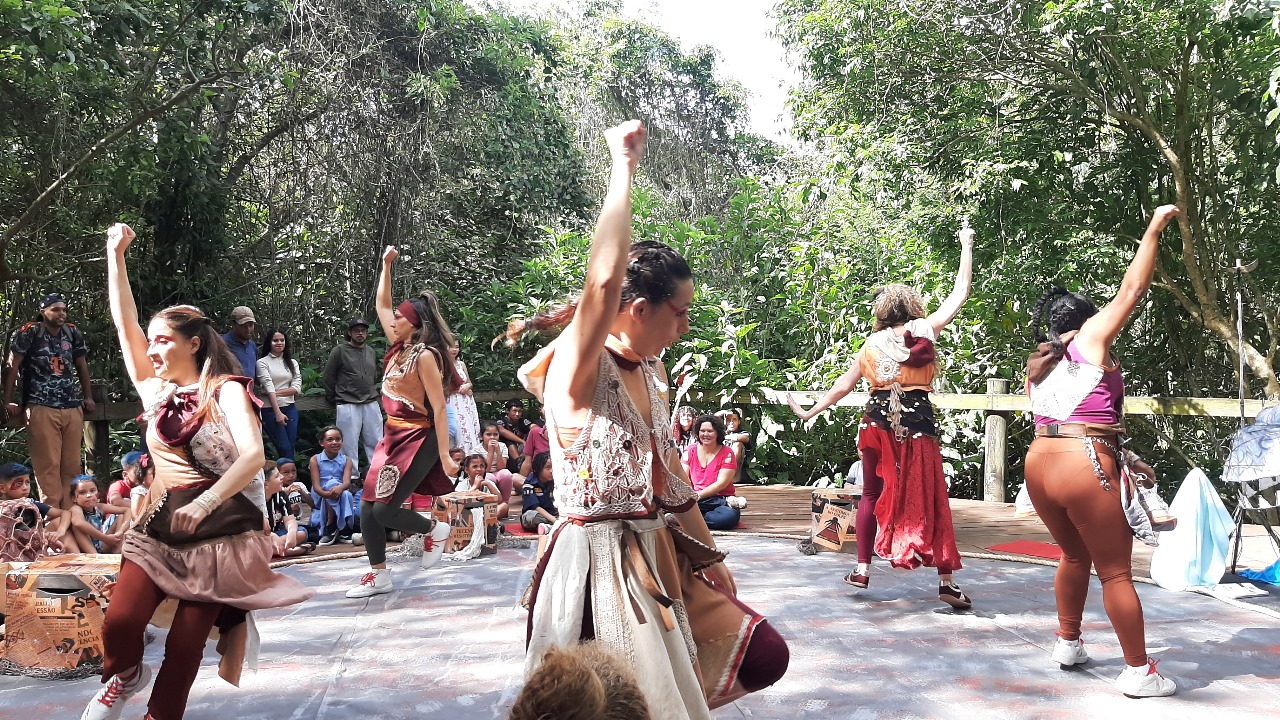 Coletivo Pedra Rubra faz apresentação gratuita na Roosevelt