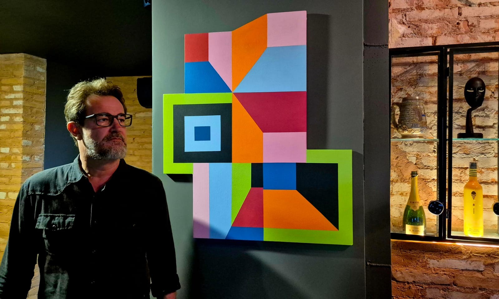 Abstração geométrica de Cazão ganha mostra em Florianópolis