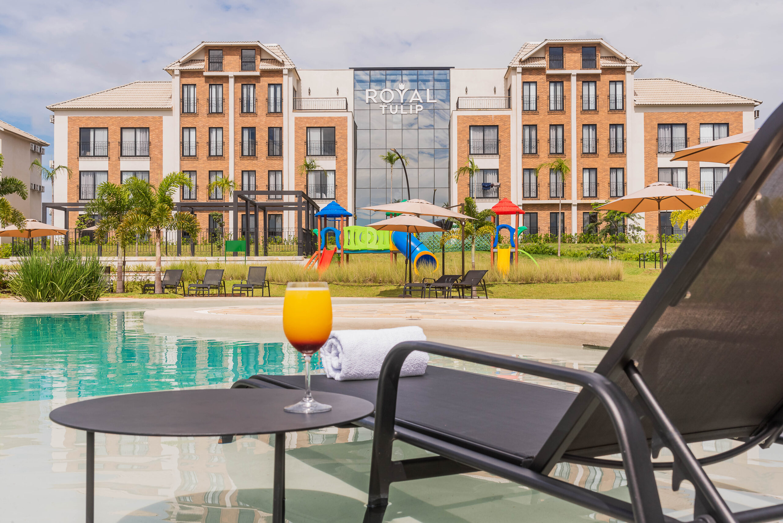 Rede Louvre lança Black Friday 2025 com até 50% off