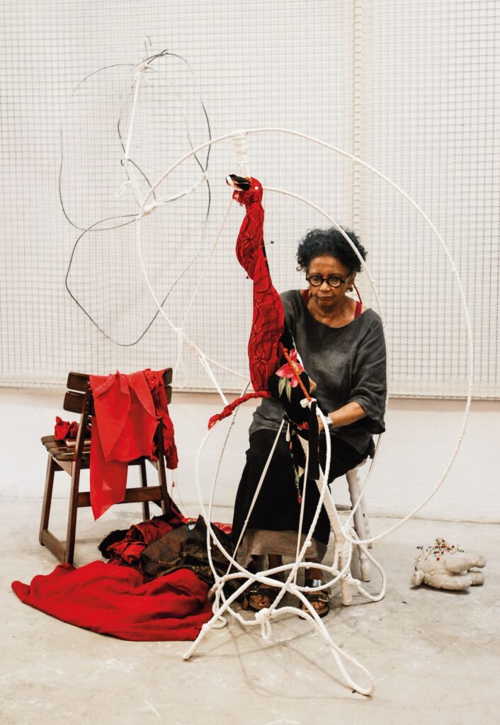 Instituto Tomie Ohtake apresenta “Sonia Gomes – Barroco, mesmo” Instituto Tomie Ohtake apresenta “Sonia Gomes – Barroco, mesmo”