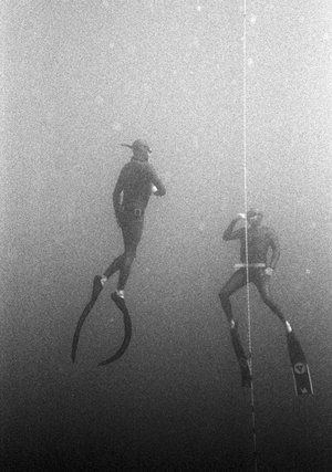 Pedro Arieta estrena “Suspensión” con vistas subacuáticas de Dahab 5 Pedro Arieta estrena “Suspensión” con vistas subacuáticas de Dahab