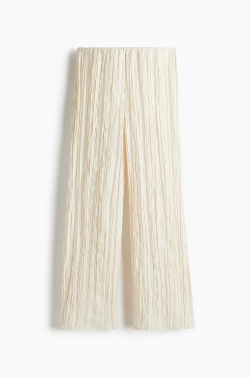 H&M lança coleção exclusiva de Réveillon com Alessandra Ambrosio