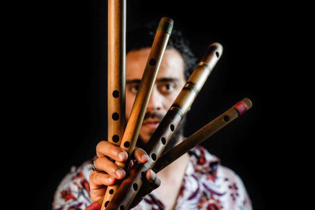 Dé Siqueira lança álbum “Trem de Doido” e celebra o pífano como símbolo da música brasileira