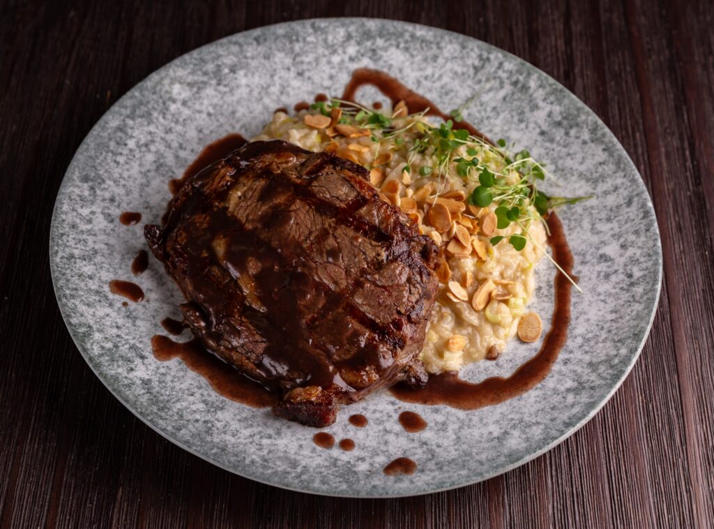 Monka Cervejaria anuncia música e sabores no fim de semana