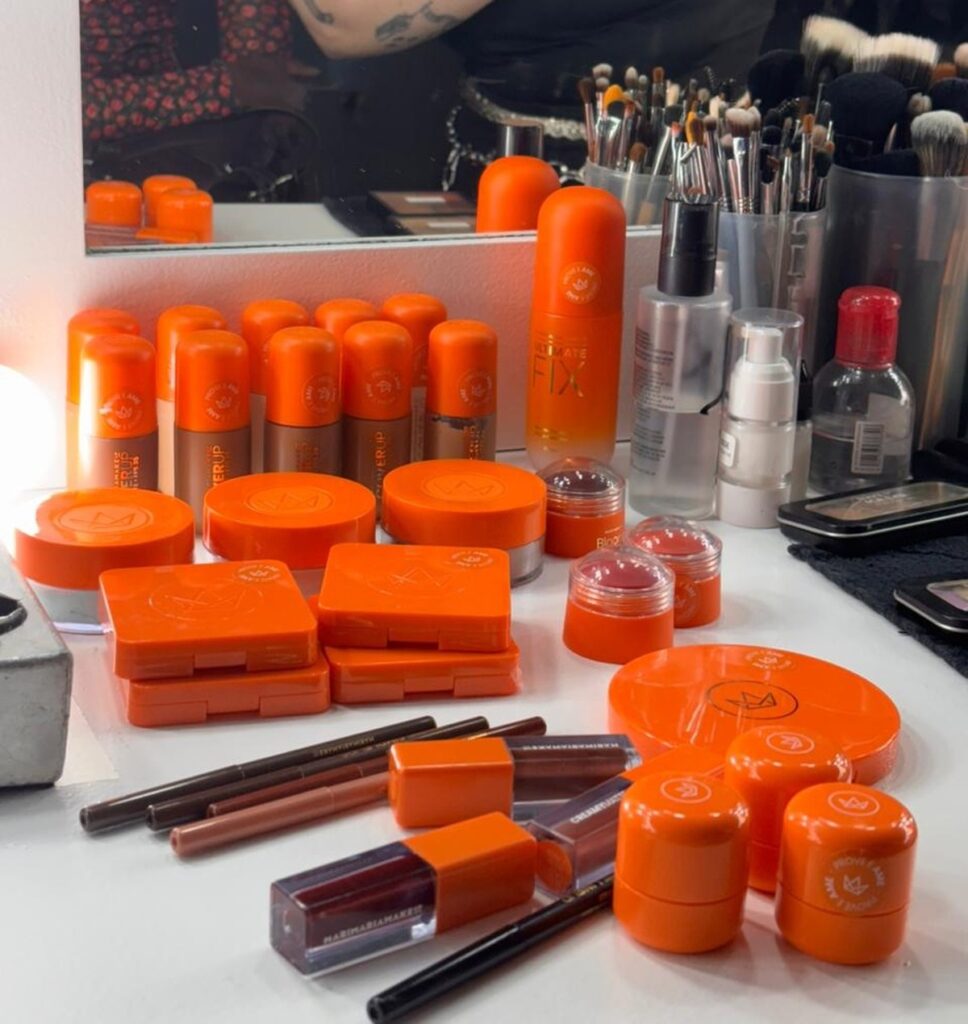 Mari Maria Makeup firma la belleza del desfile de TIG