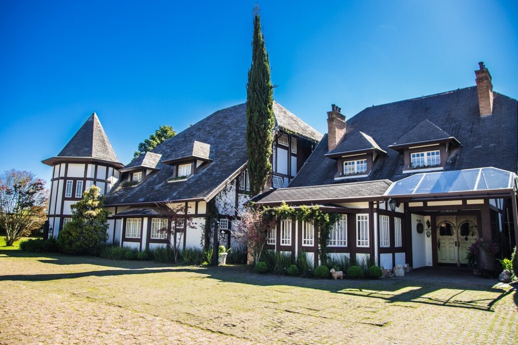 Chateau La Villette aposta no verão em Campos do Jordão
