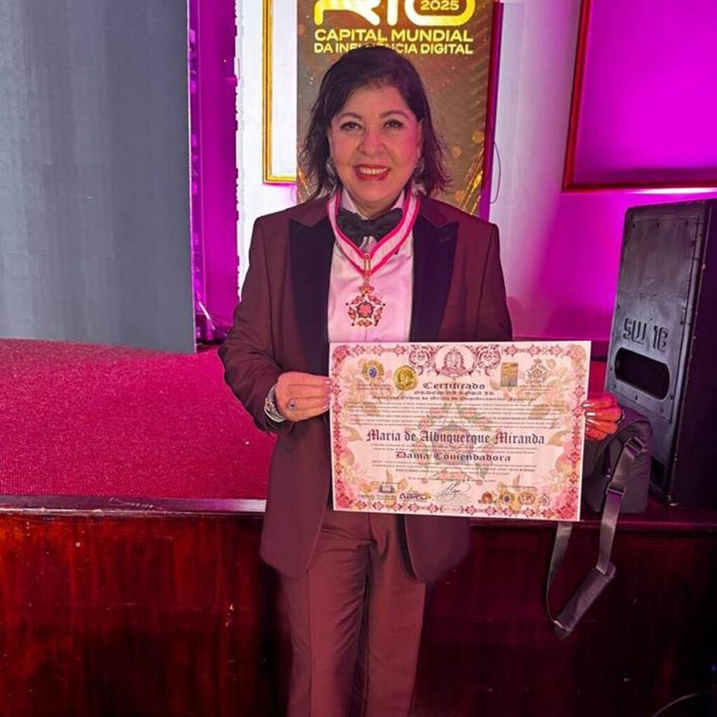 Roberta Miranda honored at Copacabana Palace Roberta Miranda honored at Copacabana Palace