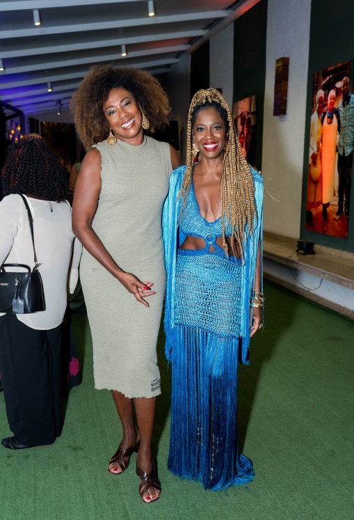 Maria Gal celebra 50 anos e filme sobre Carolina