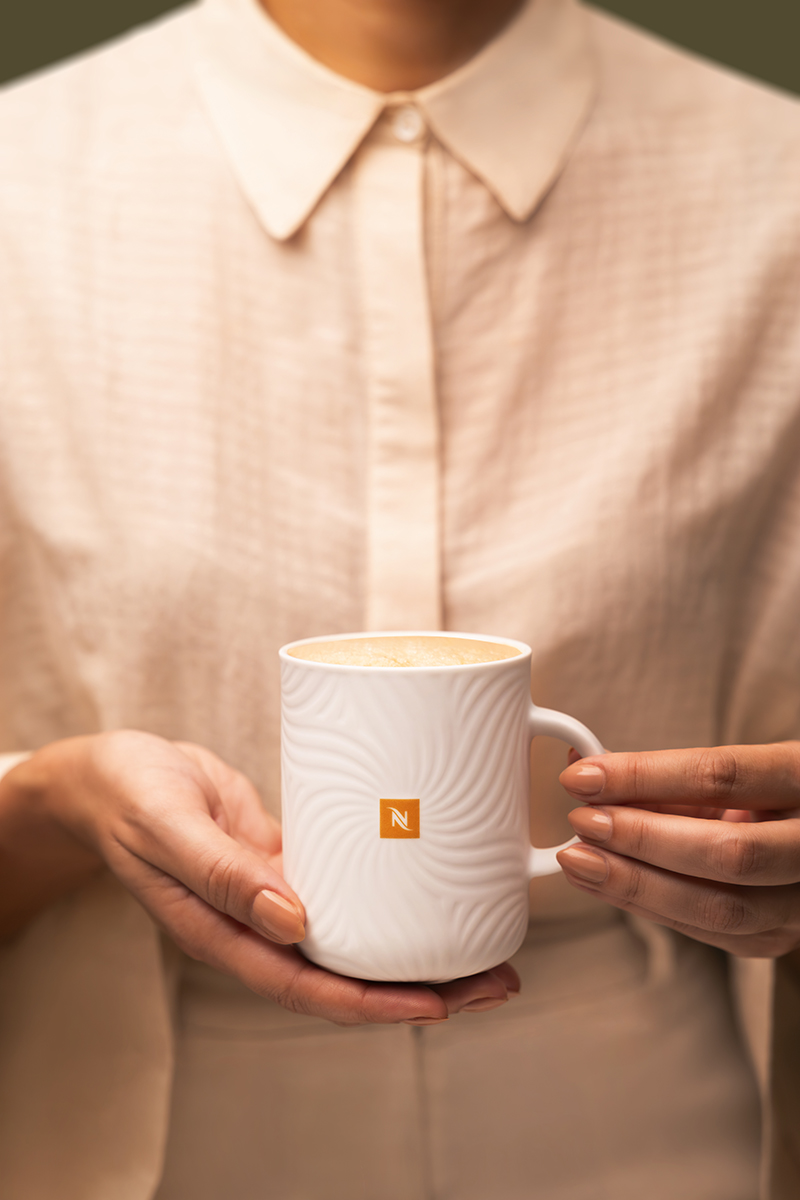 Nespresso presenta la colección Festive 2025 con regalos elegantes para Navidad