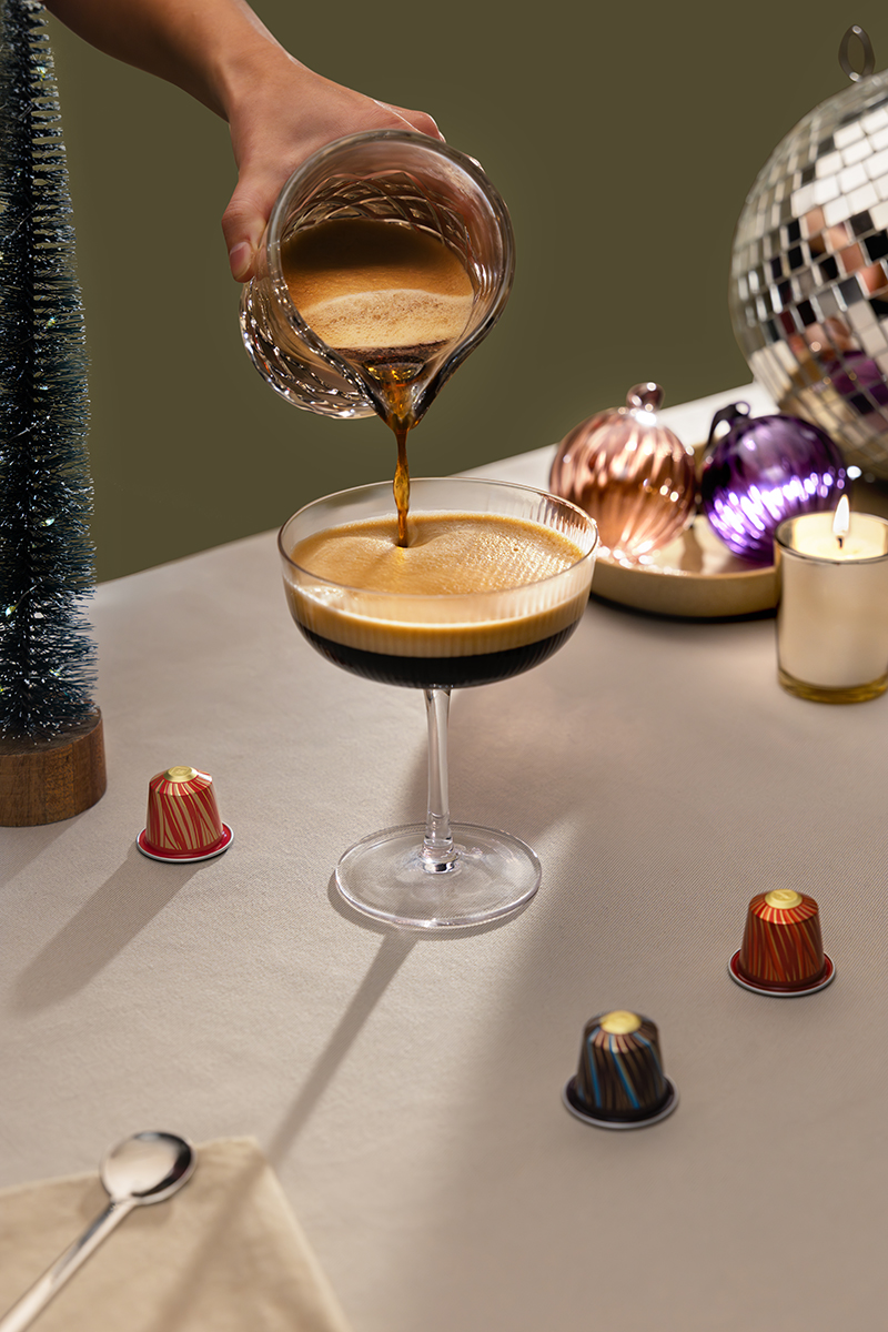 Nespresso presenta la colección Festive 2025 con regalos elegantes para Navidad