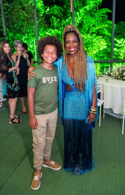 Maria Gal celebra 50 anos e filme sobre Carolina