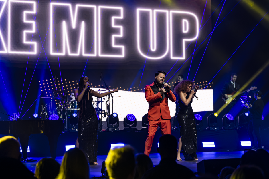 Maurício Manieri closes 2025 with “Classics Super Hits” at Qualistage 2 Maurício Manieri closes 2025 with “Classics Super Hits” at Qualistage