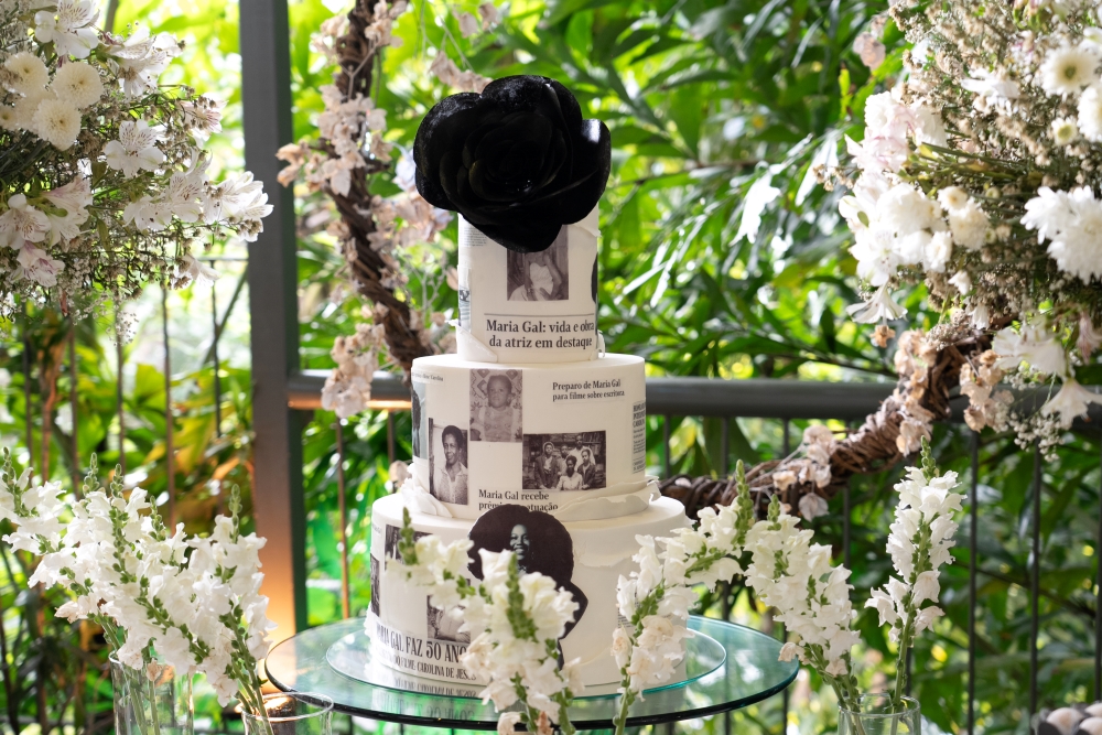 Maria Gal celebra 50 anos e filme sobre Carolina