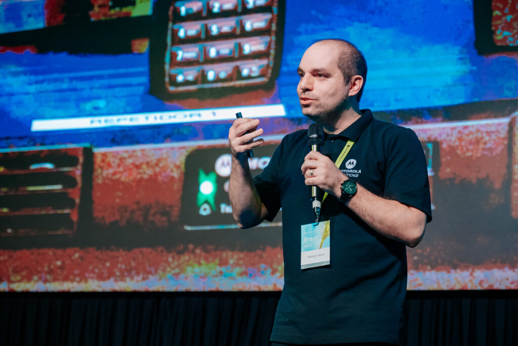 Ecossistema integrado de rádio Híbrido, câmeras corporais, Emergência e Alta Complexidade: O Profissional que Conecta a América Latina na Era do PTT Inteligente Ecossistema integrado de rádio Híbrido, câmeras corporais, Emergência e Alta Complexidade: O Profissional que Conecta a América Latina na Era do PTT Inteligente