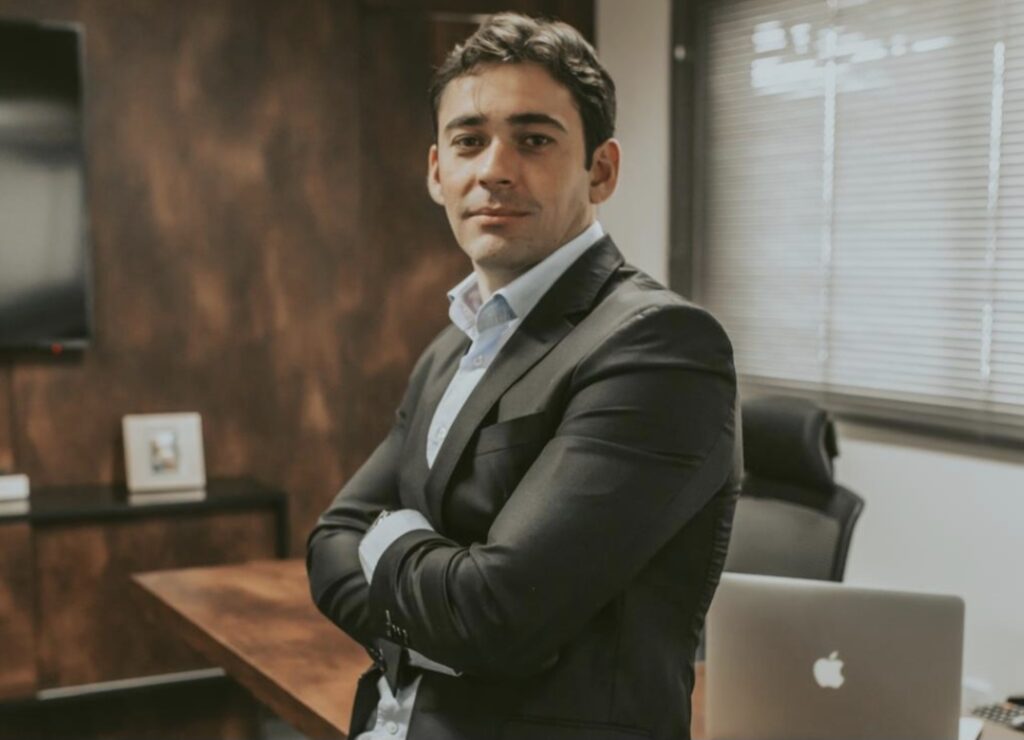 O mercado de frotas em expansão: como Brasil e EUA avançam em serviços, locação, peças e pneus — e a ascensão de Paulo Raulino do Ceará