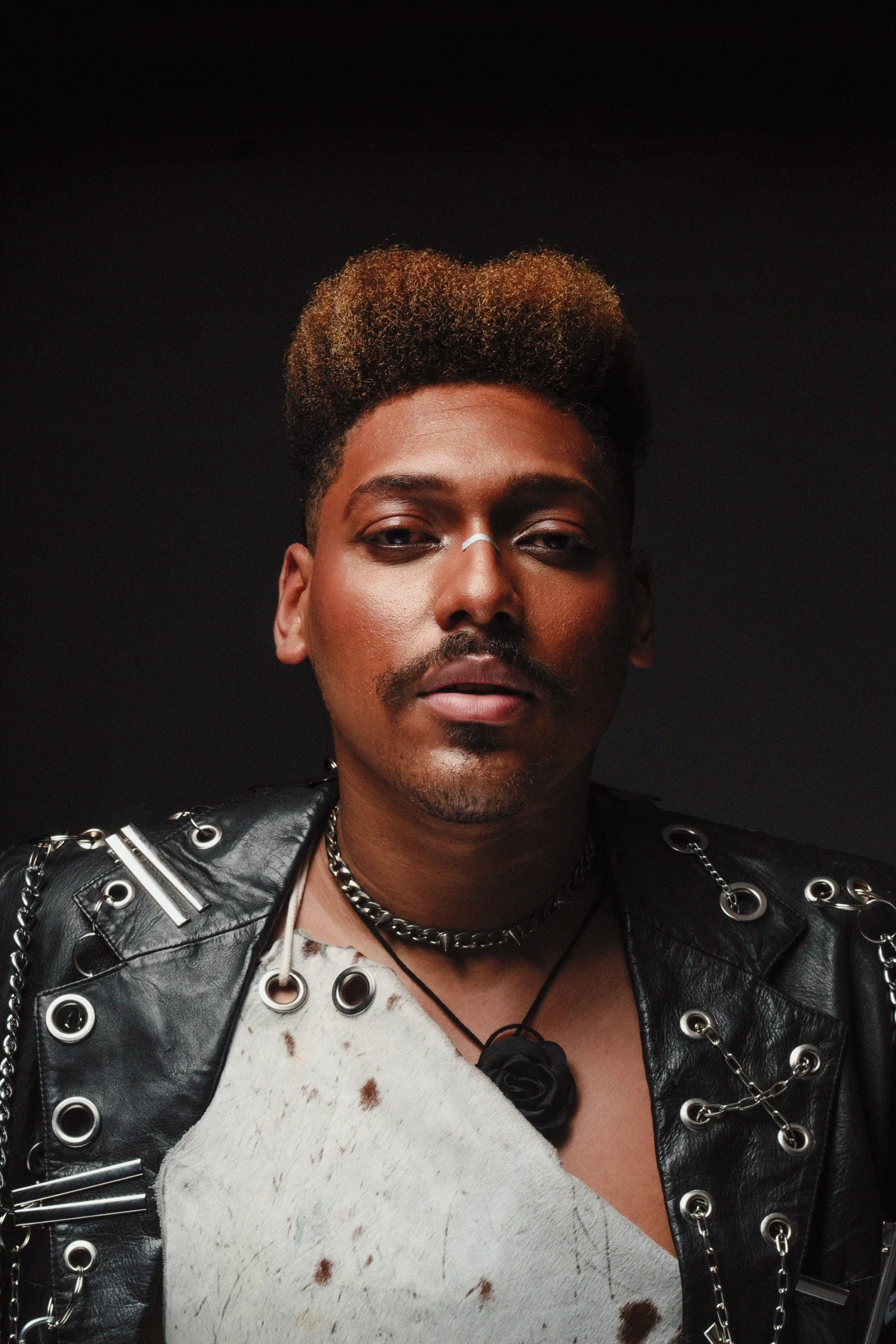 Isaac Belfort Trai Amigo em Ópera do Malandro