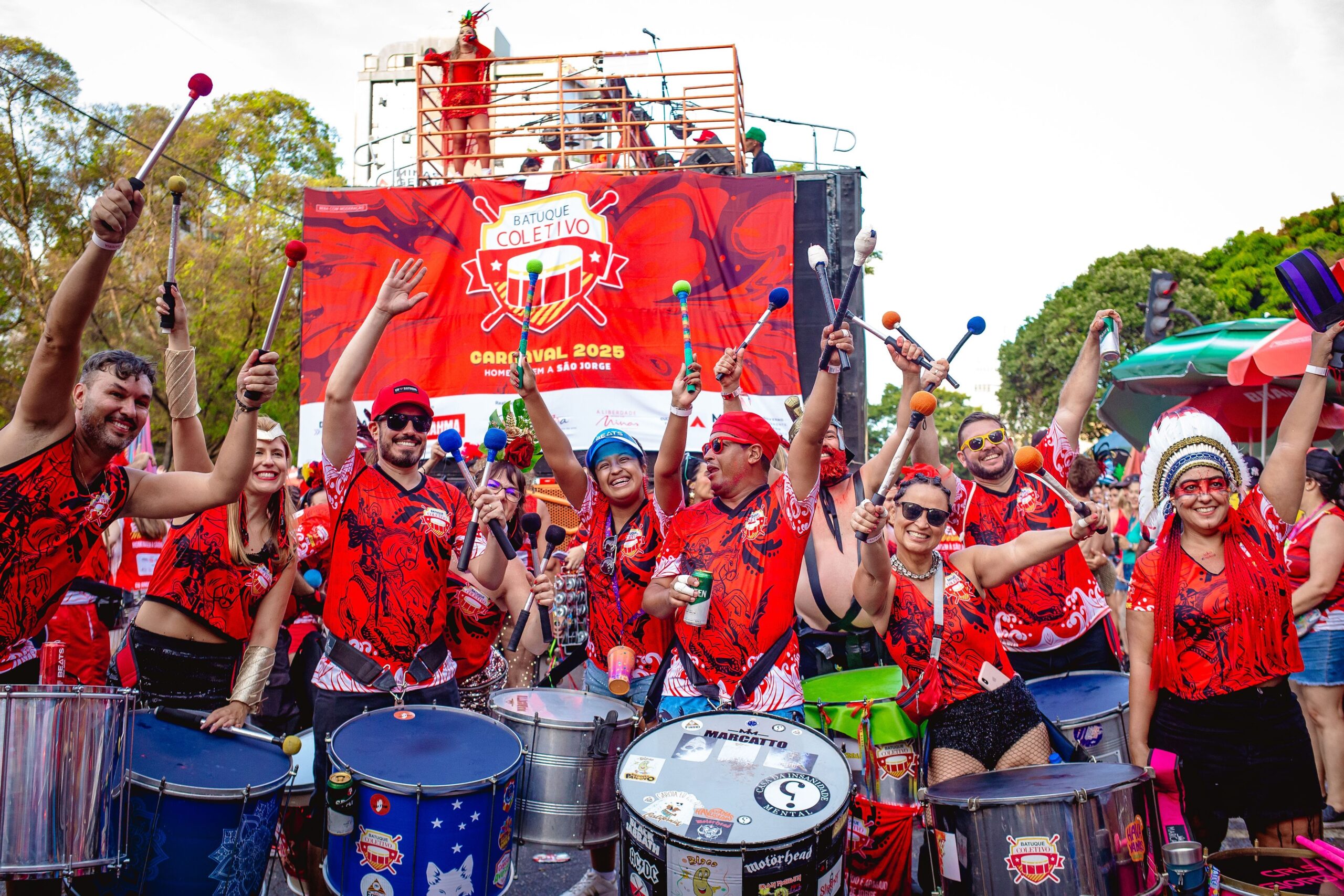 Batuque Coletivo rinde homenaje a Lô Borges en Carnaval de BH