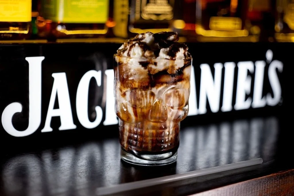 Milkshake com rum e Jack: o verão do Cão Véio