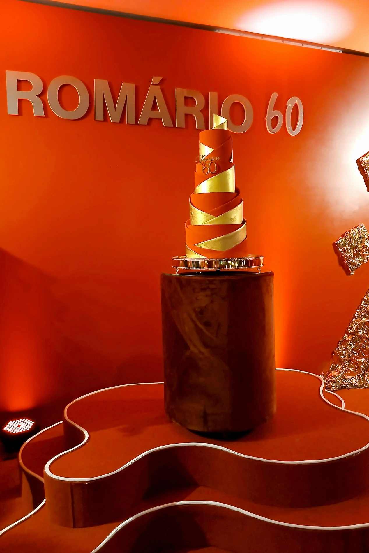 Romário abre festa de 60 anos com jantar luxuoso e simbólico 4 Romário abre festa de 60 anos com jantar luxuoso e simbólico