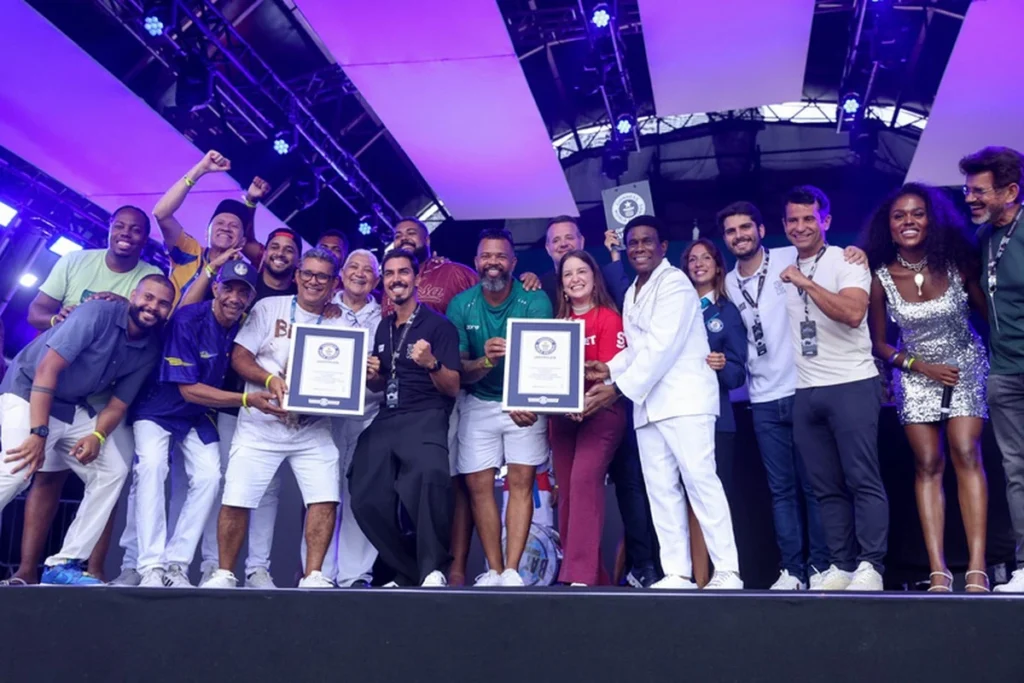 Super Bateria quebra recorde mundial com 1.243 ritmistas!