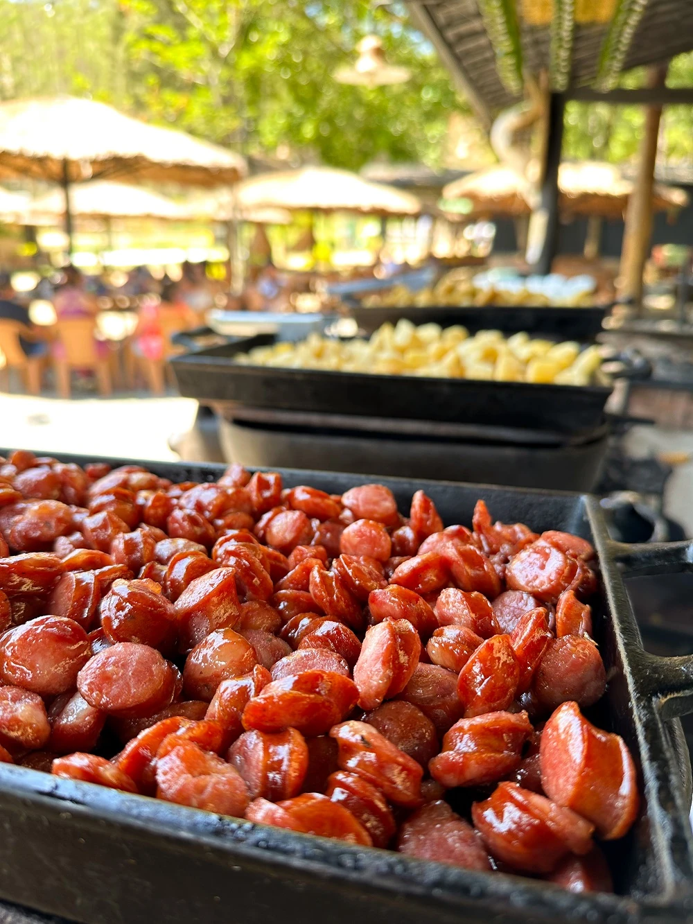 Dia da Gula: Vilarejo aposta no all inclusive no RJ