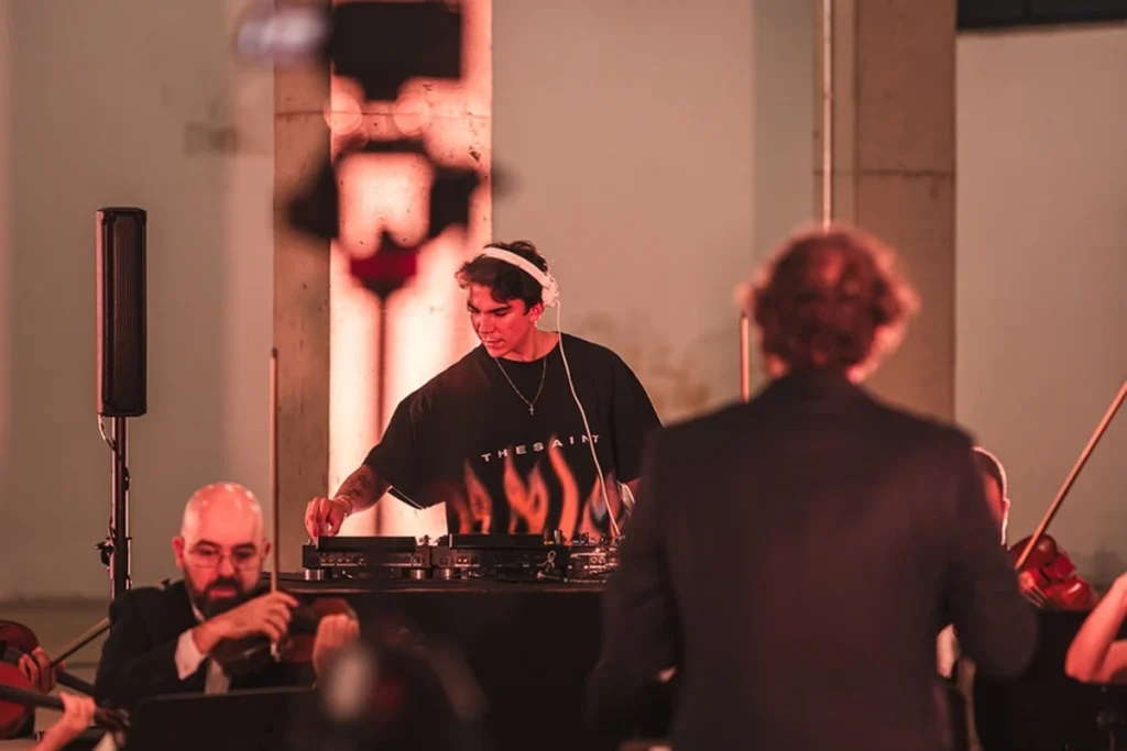 KVSH & Ouro Preto Orchestra drop “Toccata” with Bach