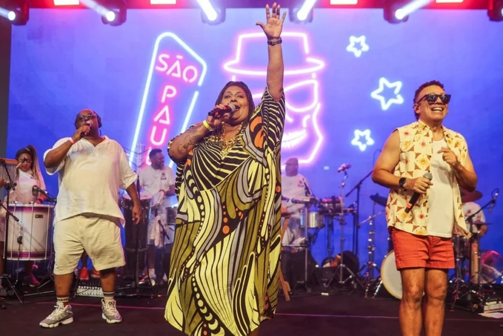 Rom Santana invade ensaio do Baixo Augusta!