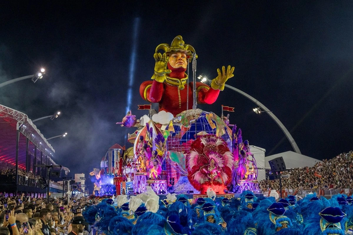 Máscaras gigantes invadem Campos do Jordão para baile de luxo 1 Máscaras gigantes invadem Campos do Jordão para baile de luxo