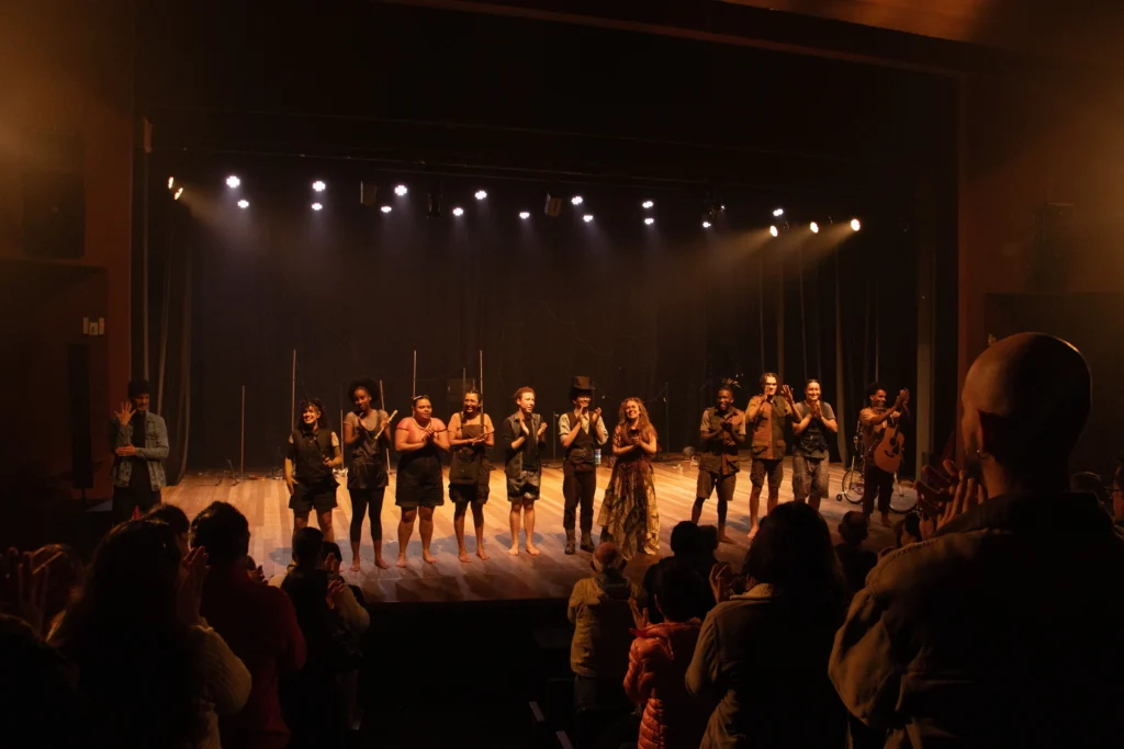 Talento periférico brilha no curso grátis de teatro