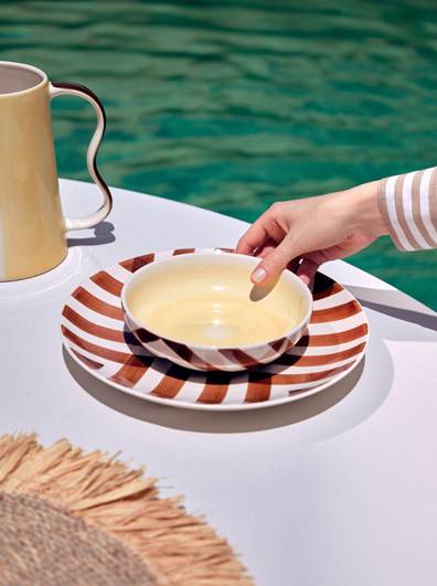 Riachuelo e Triya relançam collab solar de verão 5 Riachuelo e Triya relançam collab solar de verão