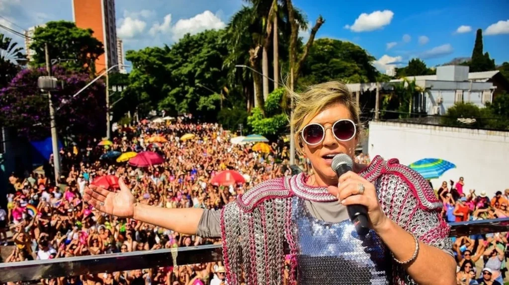 Sheila Mello Rocks Bloco da Pri Trio