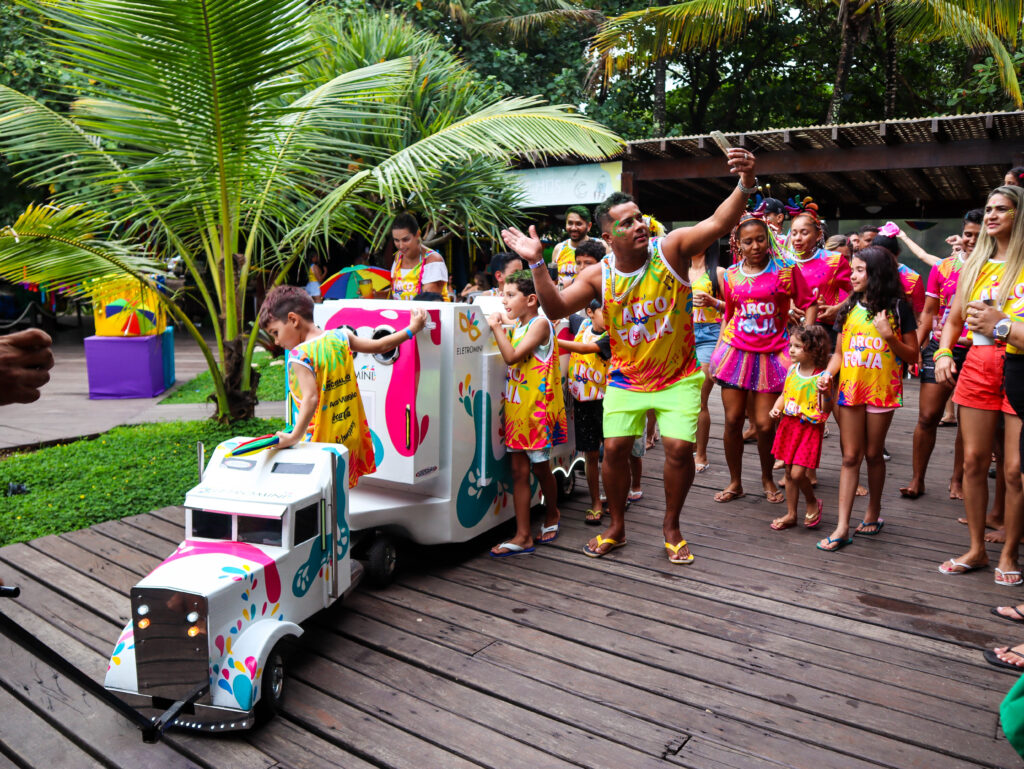 Carnaval 2026: Programações dos hotéis em todo o Brasil vão de baile infantil a oficina de máscaras e SPA 1 Arcobaleno minitrio elétrico