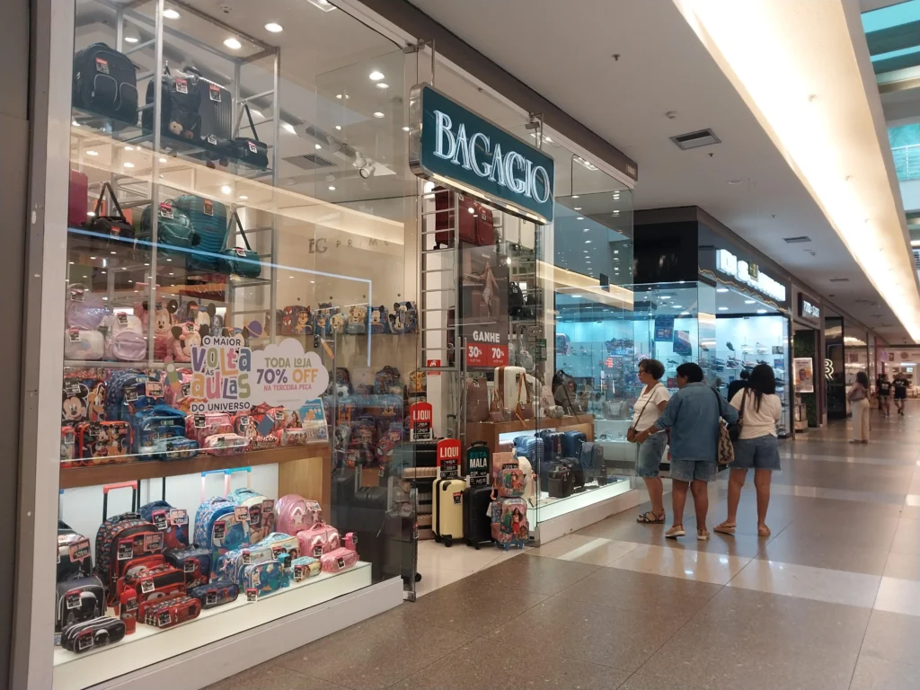 Cariocas empatam
à 
vista e parcelado na escola