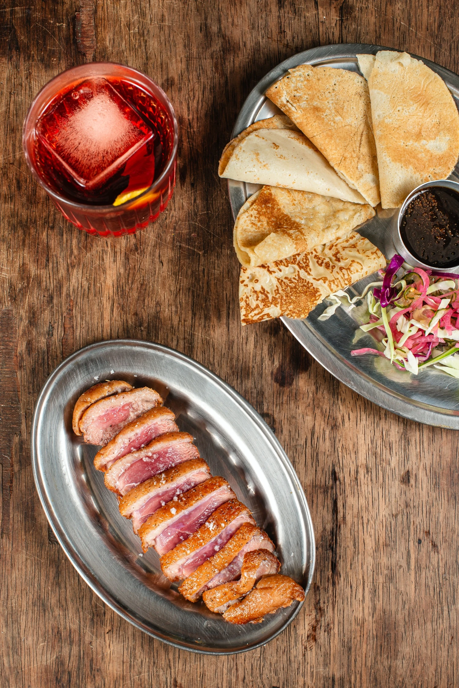 Curadoria & Bar Saudade faz 1 ano com Lasai e Bar da Gema