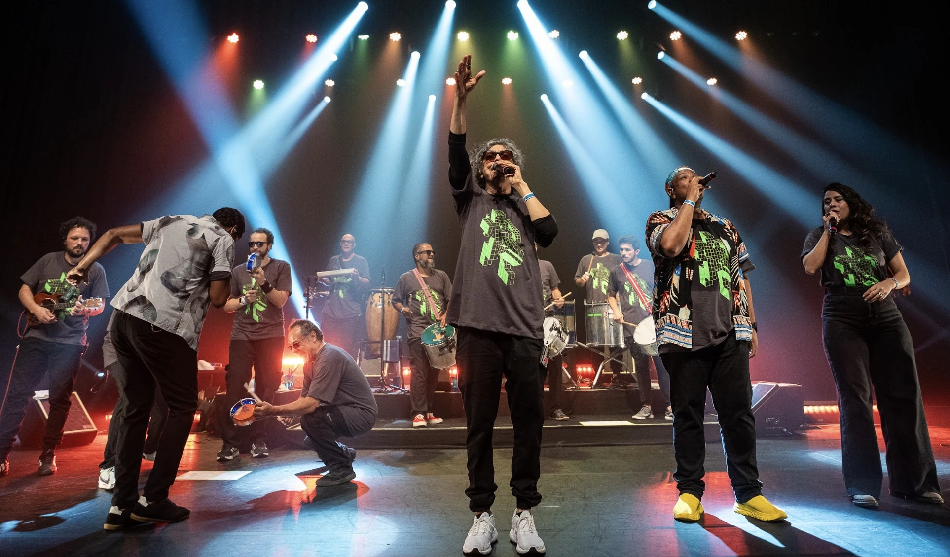 Monobloco esquenta Carnaval com bateria completa 1 Monobloco esquenta Carnaval com bateria completa