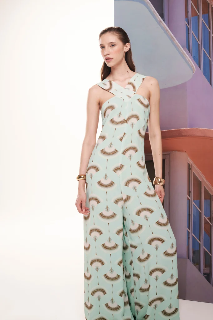 Carol Bassi leva Miami ao verão com cápsula Resort I