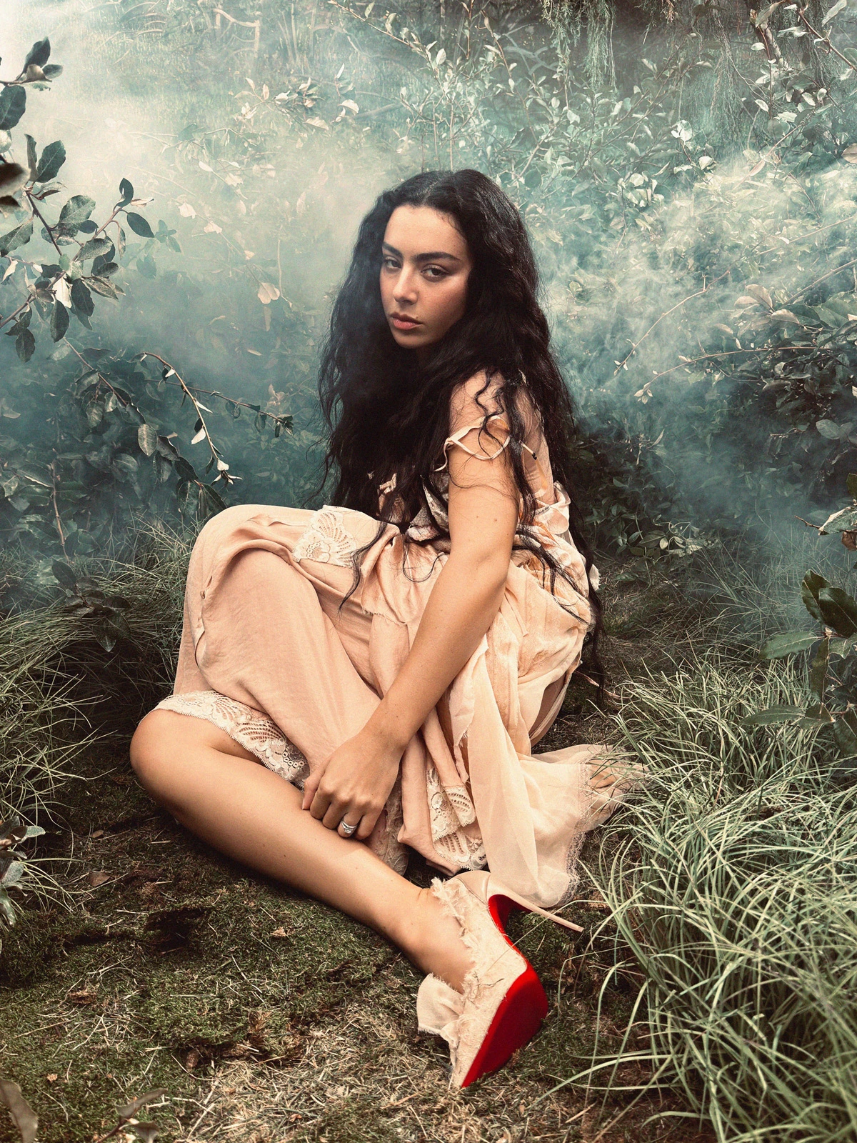 Charli xcx solta “Wall Of Sound” antes do filme